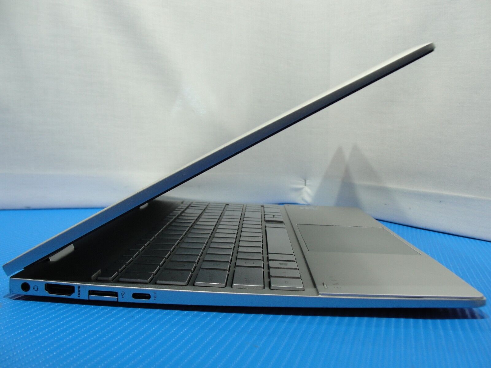 HP Envy x360 15m-ed00 15.6