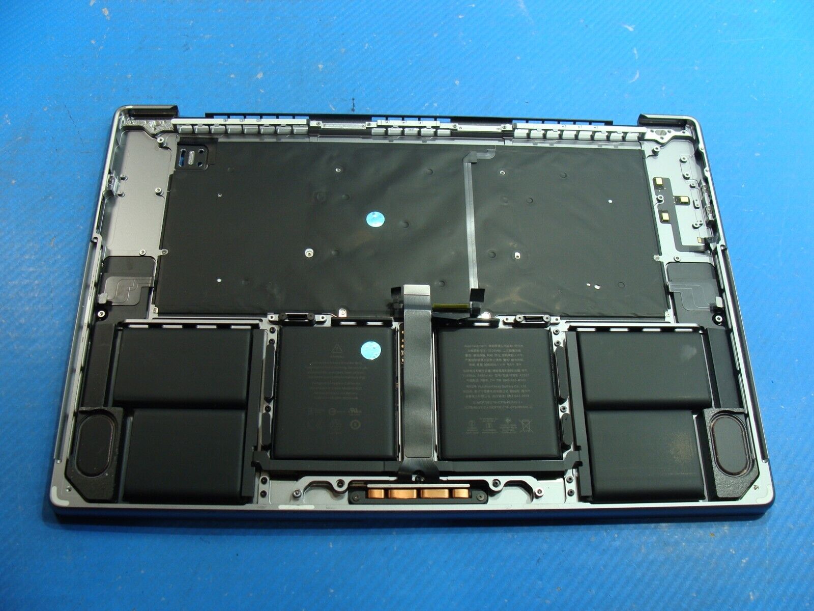 MacBook Pro A2485 16