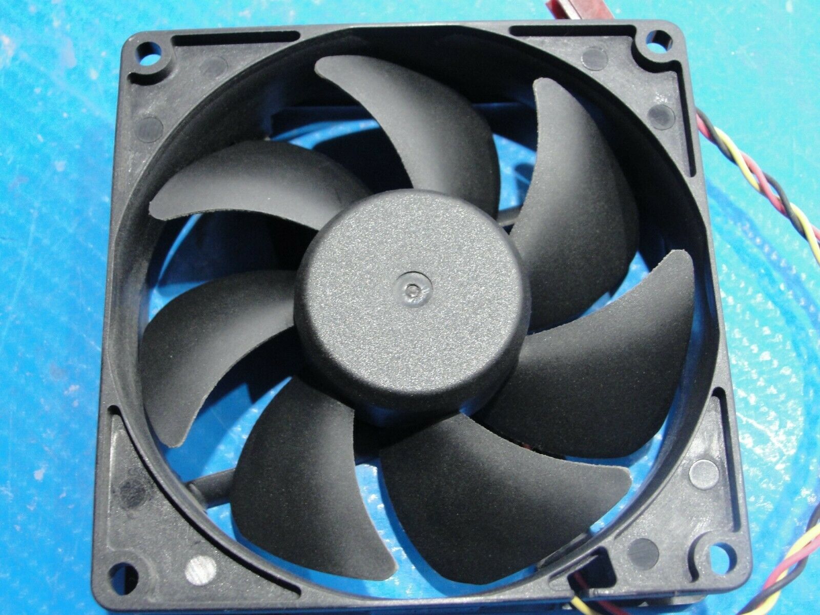 Dell XPS 8500 Genuine Desktop Case Cooling Fan EE92251S3-D020-C99 RKC55 Dell