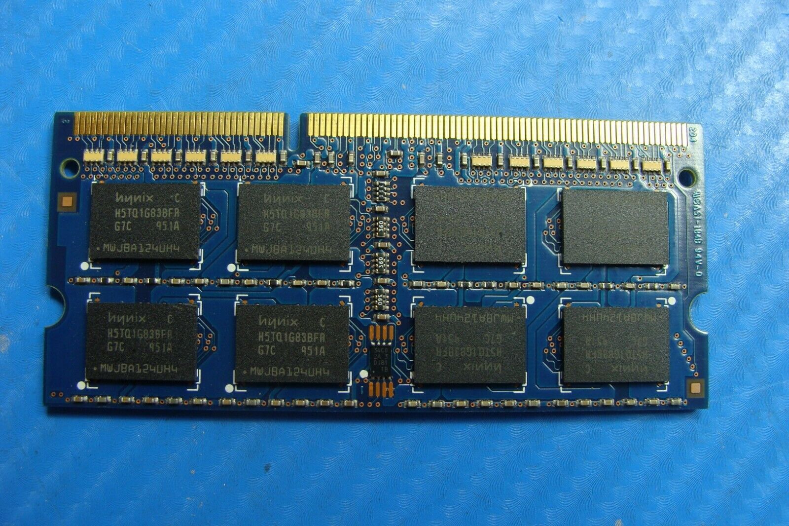 MacBook Pro A1297 So-Dimm Hynix 2GB Memory pc3-8500s-7-10-f2 hmt125s6bfr8c-g7 