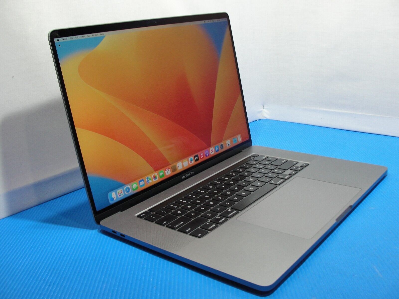 Apple MacBook Pro 16