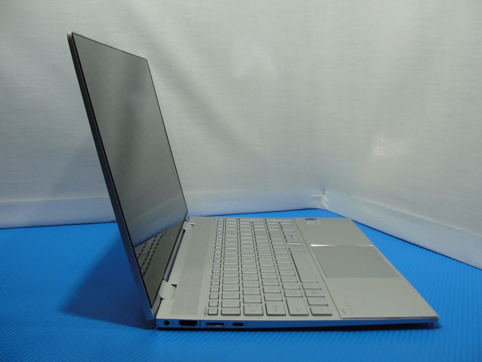 HP Envy x360 15m-ed00 15.6