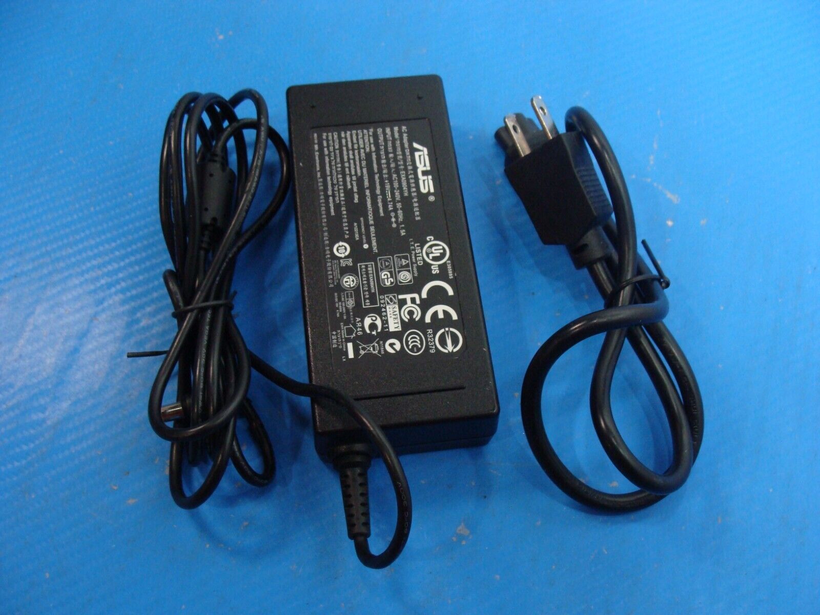 90W OEM 19V 4.74A EXA0904YH For Asus K35C K55A Original 5.5mm*2.5mm AC Adapter