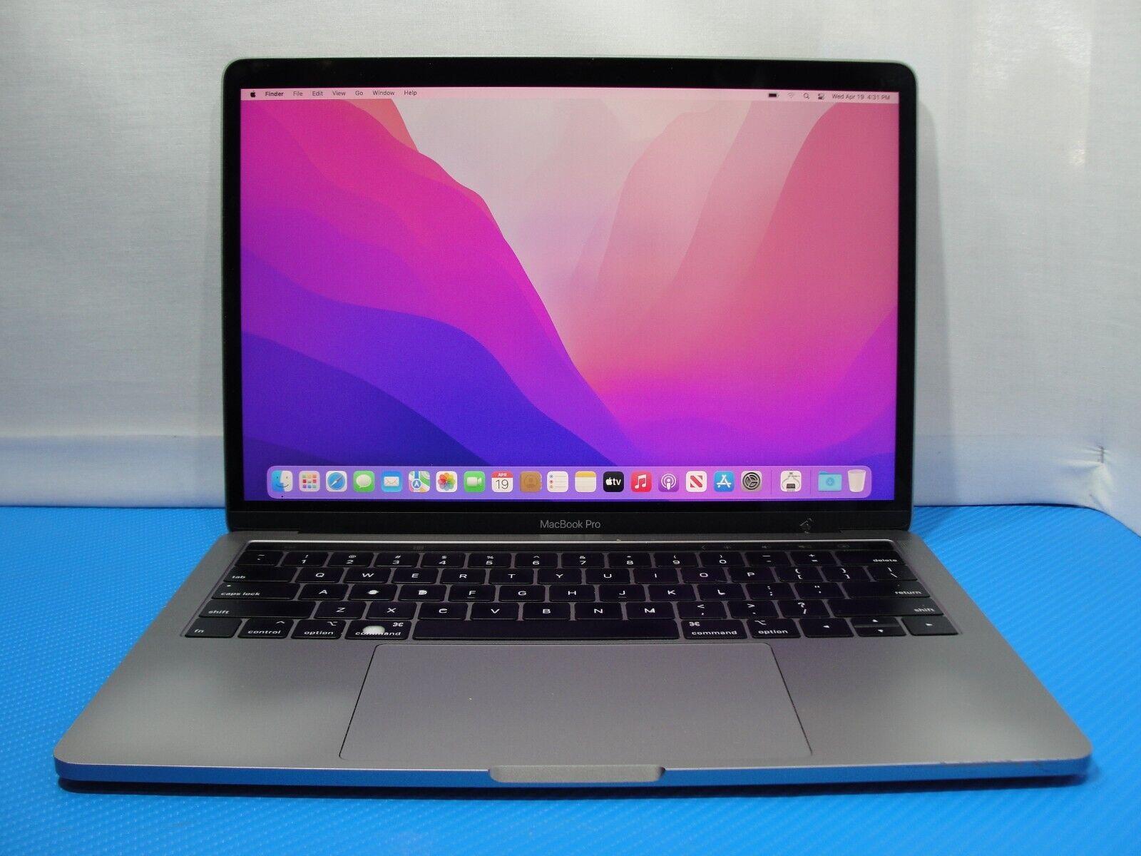 Apple Macbook Pro 13 2019 A1989 Core i7-8 16GB Ram 1TB SSD Iris Plus TOUCHBAR/ID