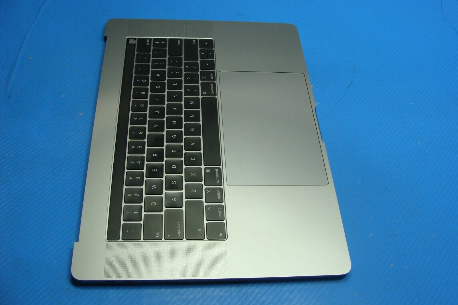 MacBook Pro A1990 15