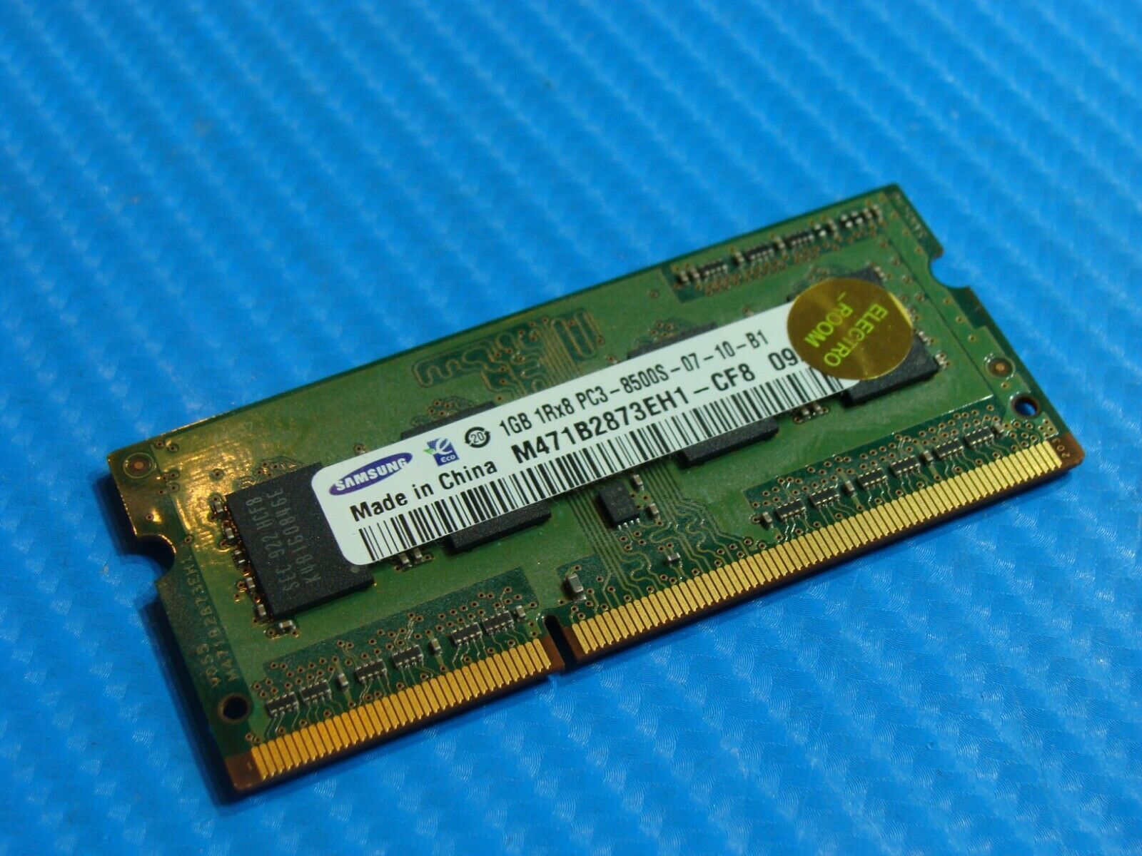 Macbook Pro A1278 SO-DIMM Samsung 1GB Memory PC3-8500S-07-10-B1 M471B2873EH1-CF8 Samsung