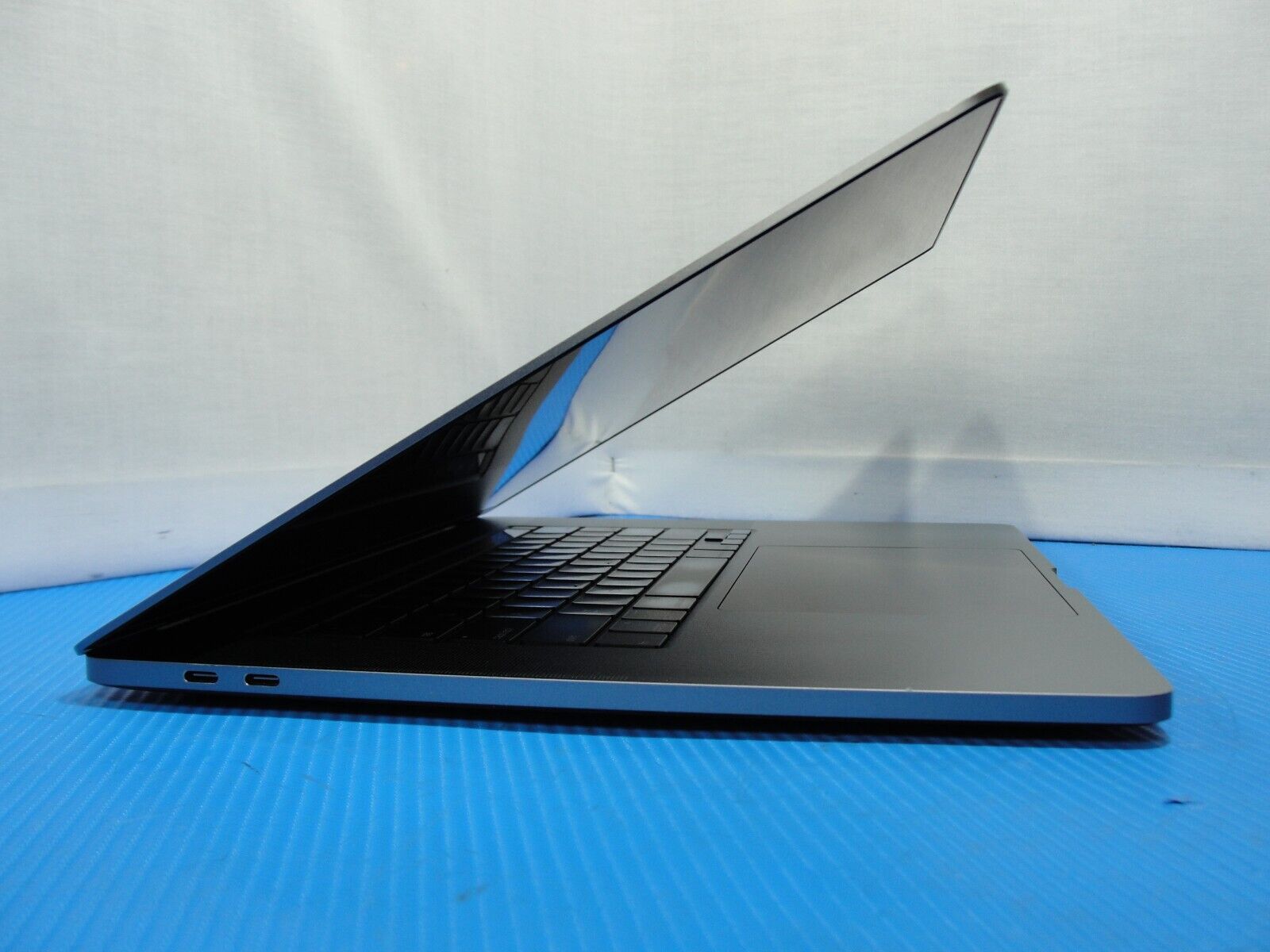 Apple MacBook Pro 16