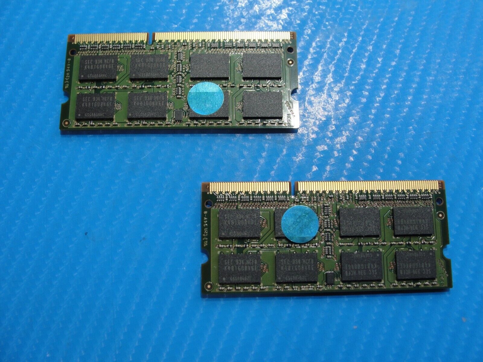 MacBook Pro A1297 Samsung 4GB (2x2GB) 2Rx8 SO-DIMM Memory RAM M471B5673EH1-CF8