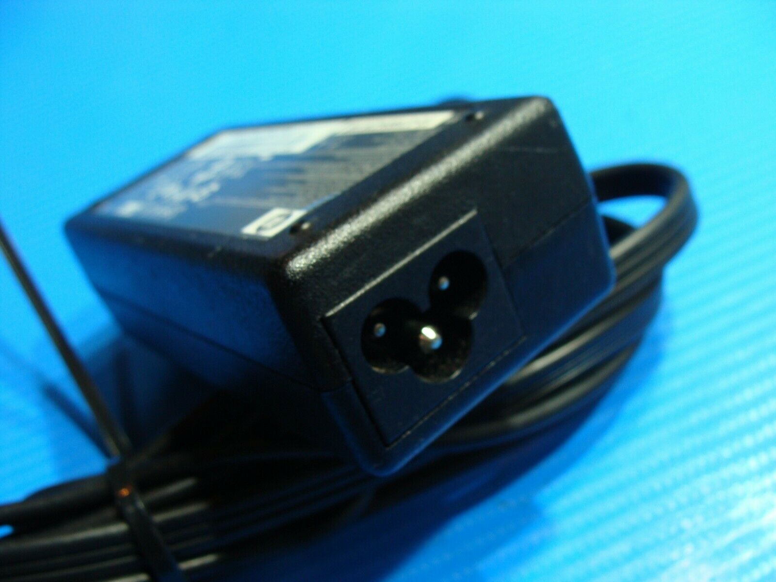 Genuine HP AC Power Adapter Charge 65w Yellow Tip P/N 380467-001 18.5v 3.5a 