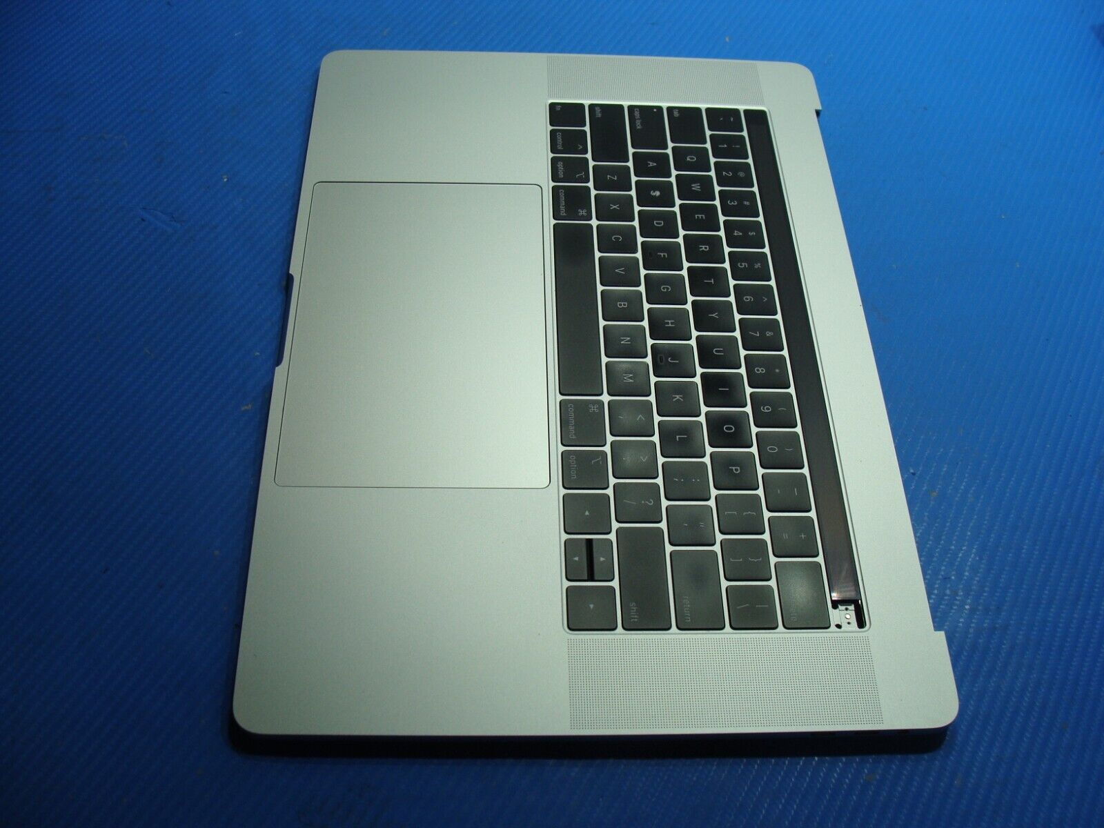 MacBook Pro A1990 15