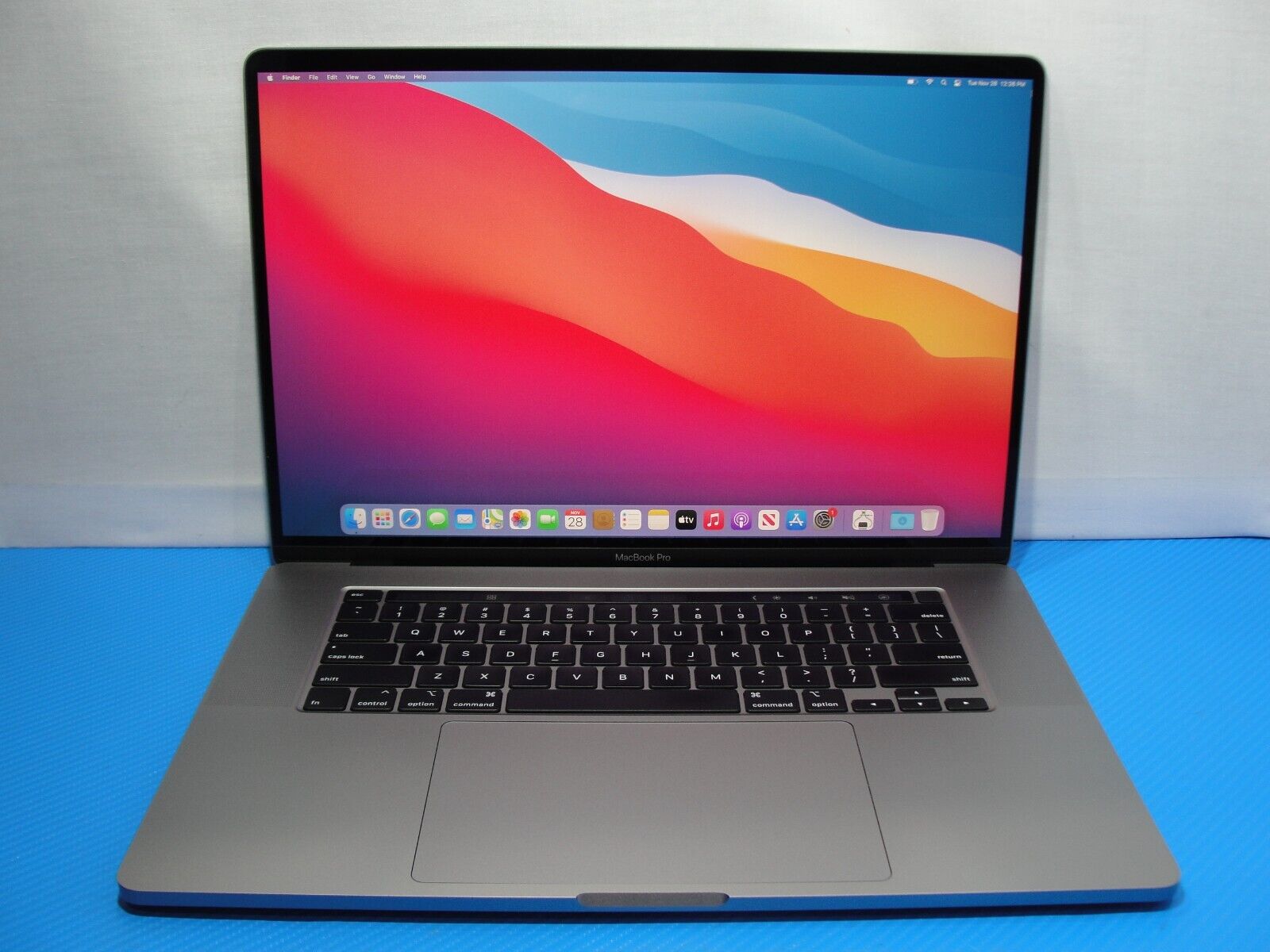 87 cycles Apple MacBook Pro 16 2019 A2141 Core i7-9 16GB 512GB Radeon Pro 5300M