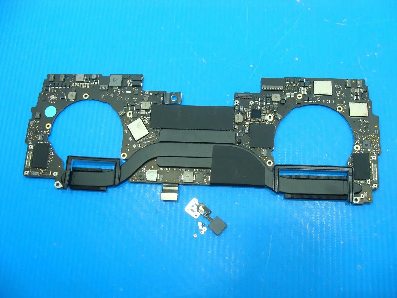 MacBook Pro A2251 MWP42LL/A i7-1068NG7 2.3GHz 16GB 512GB Logic Board 661-15946