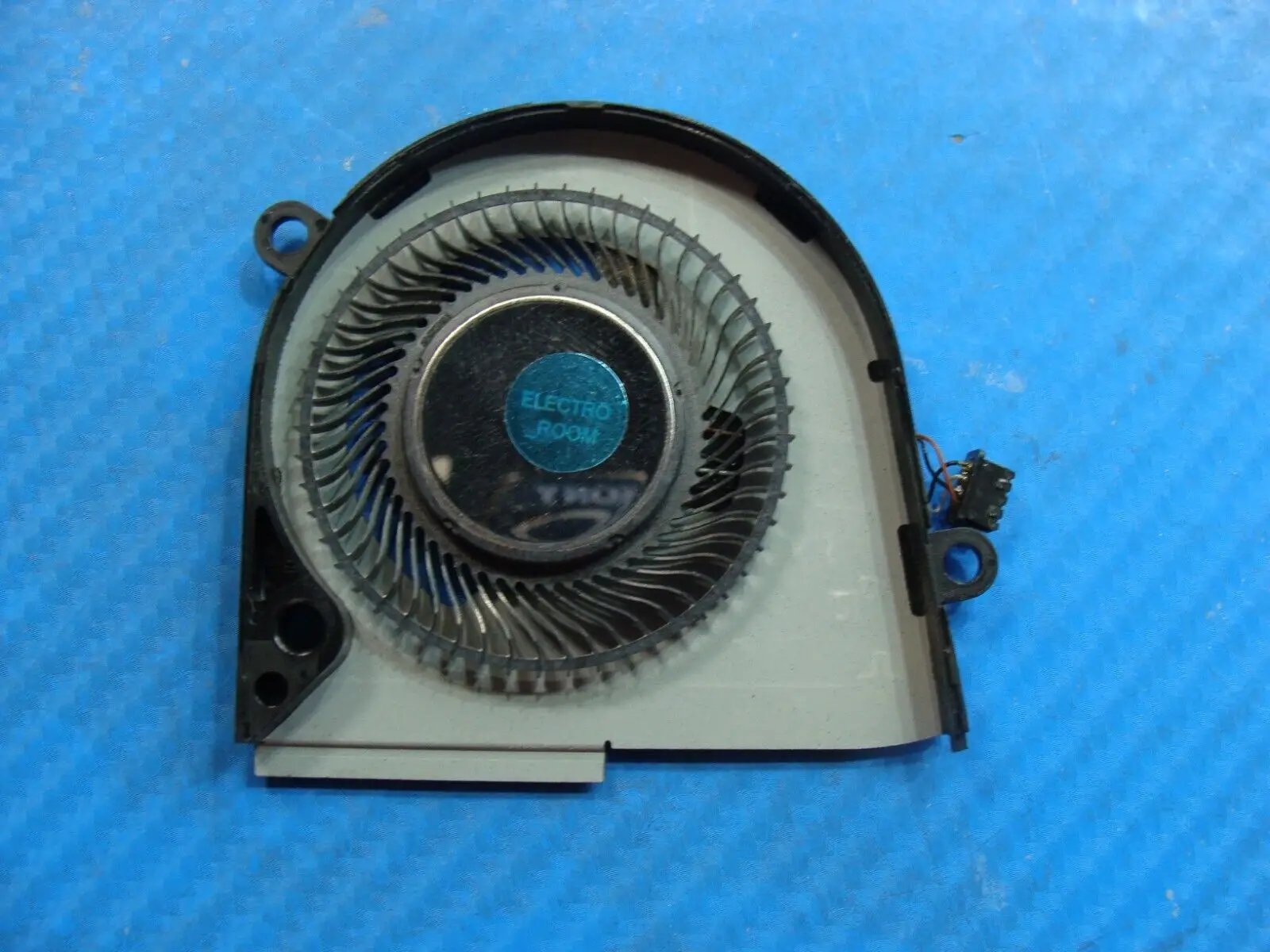 Dell Latitude 14 7400 Genuine Laptop CPU Cooling Fan DC28000NFSL