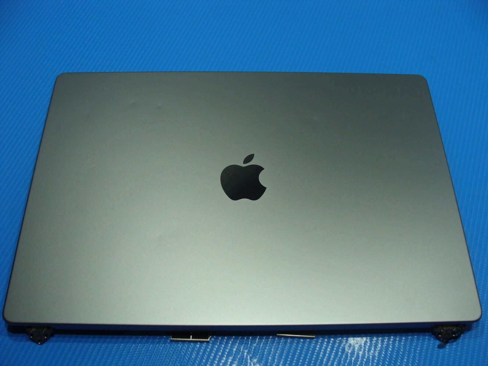 MacBook Pro A2485 16