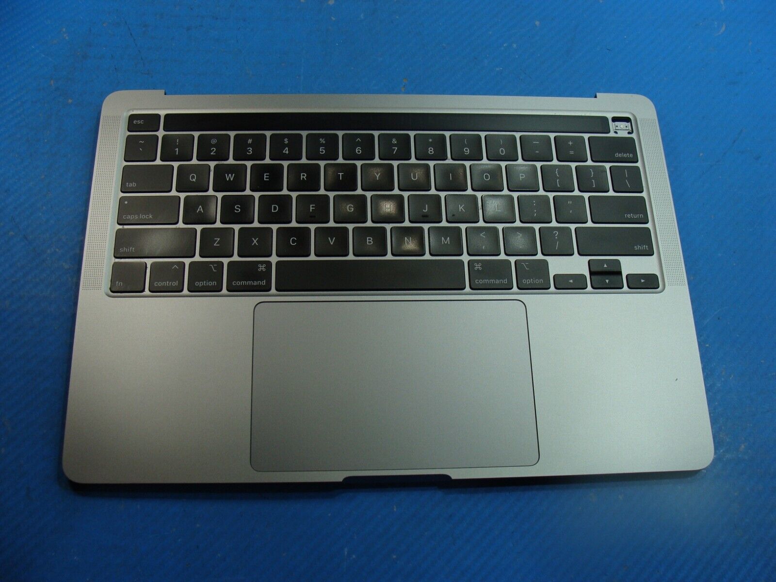 MacBook Pro A2251 13