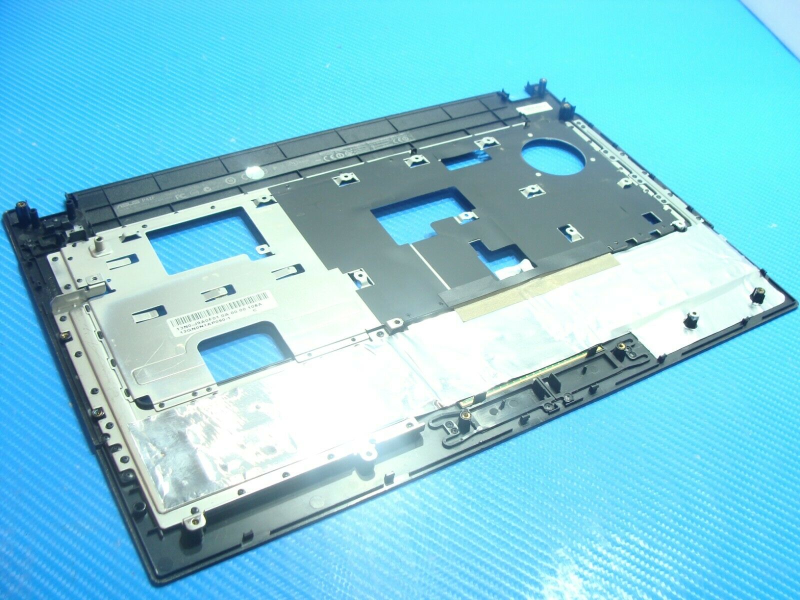 Asus P42F-XD1B 14