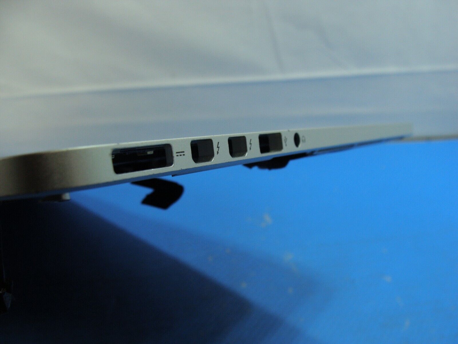 MacBook Pro 15 A1398 Mid 2014 MGXA2LL/A Top Case w/Keyboard & Battery 661-8311
