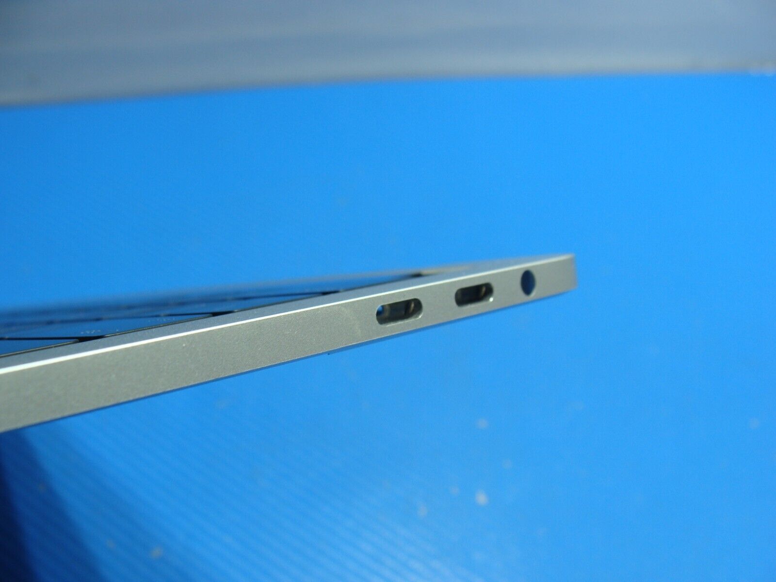 MacBook Pro A1706 13