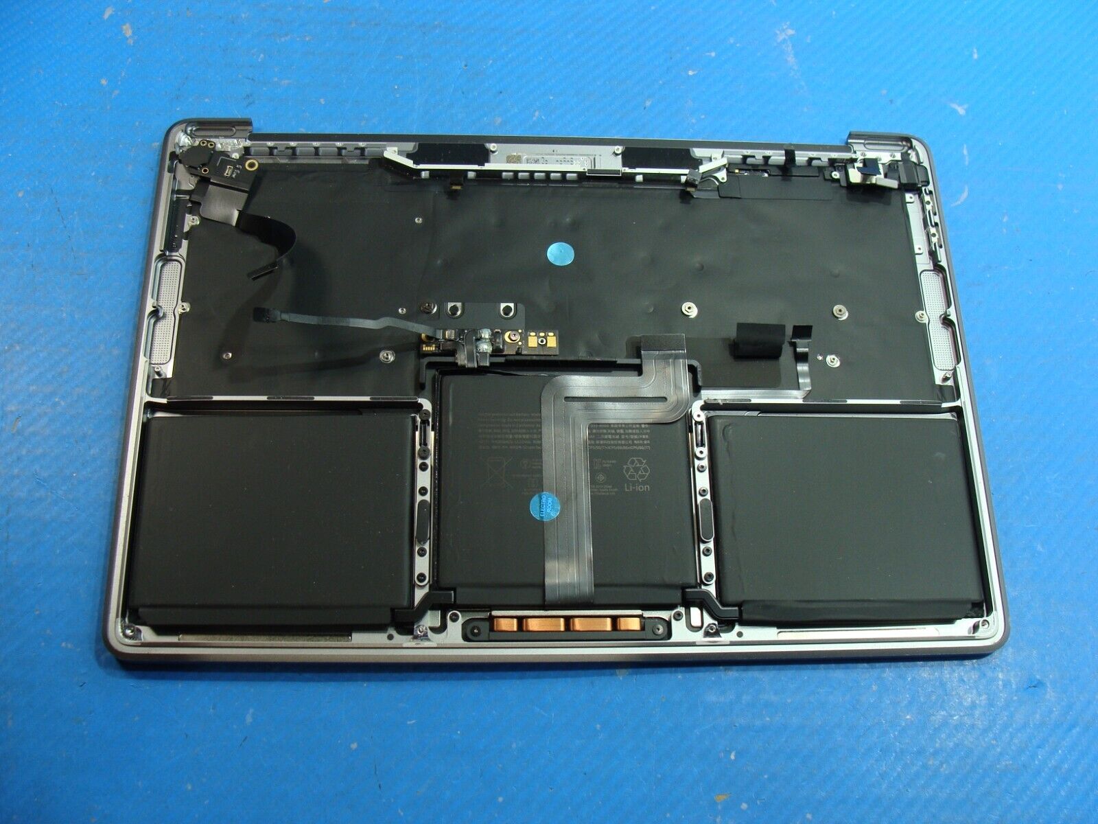 MacBook Pro A2338 13