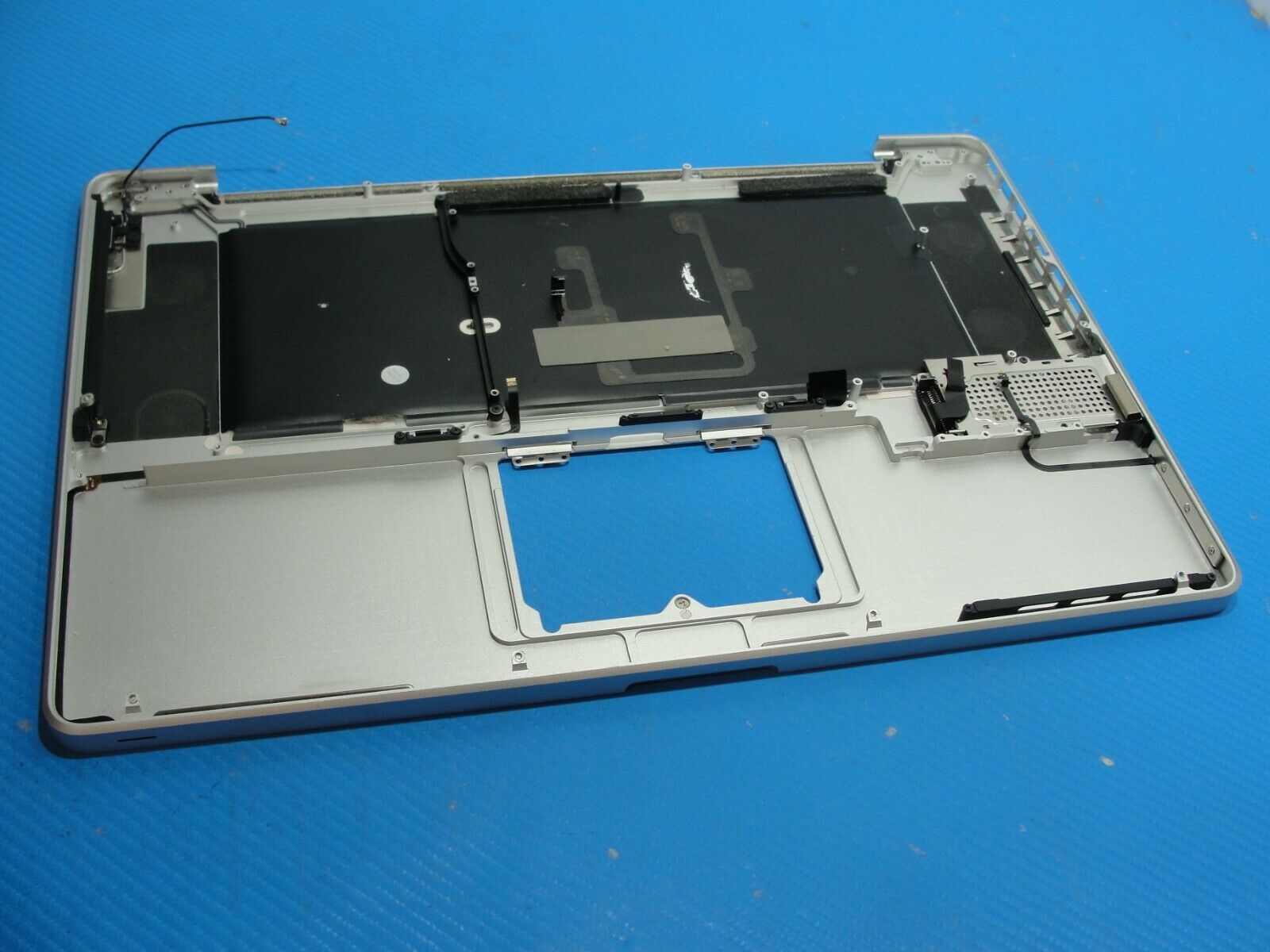 MacBook Pro A1297 MC024LL/A Early 2010 17