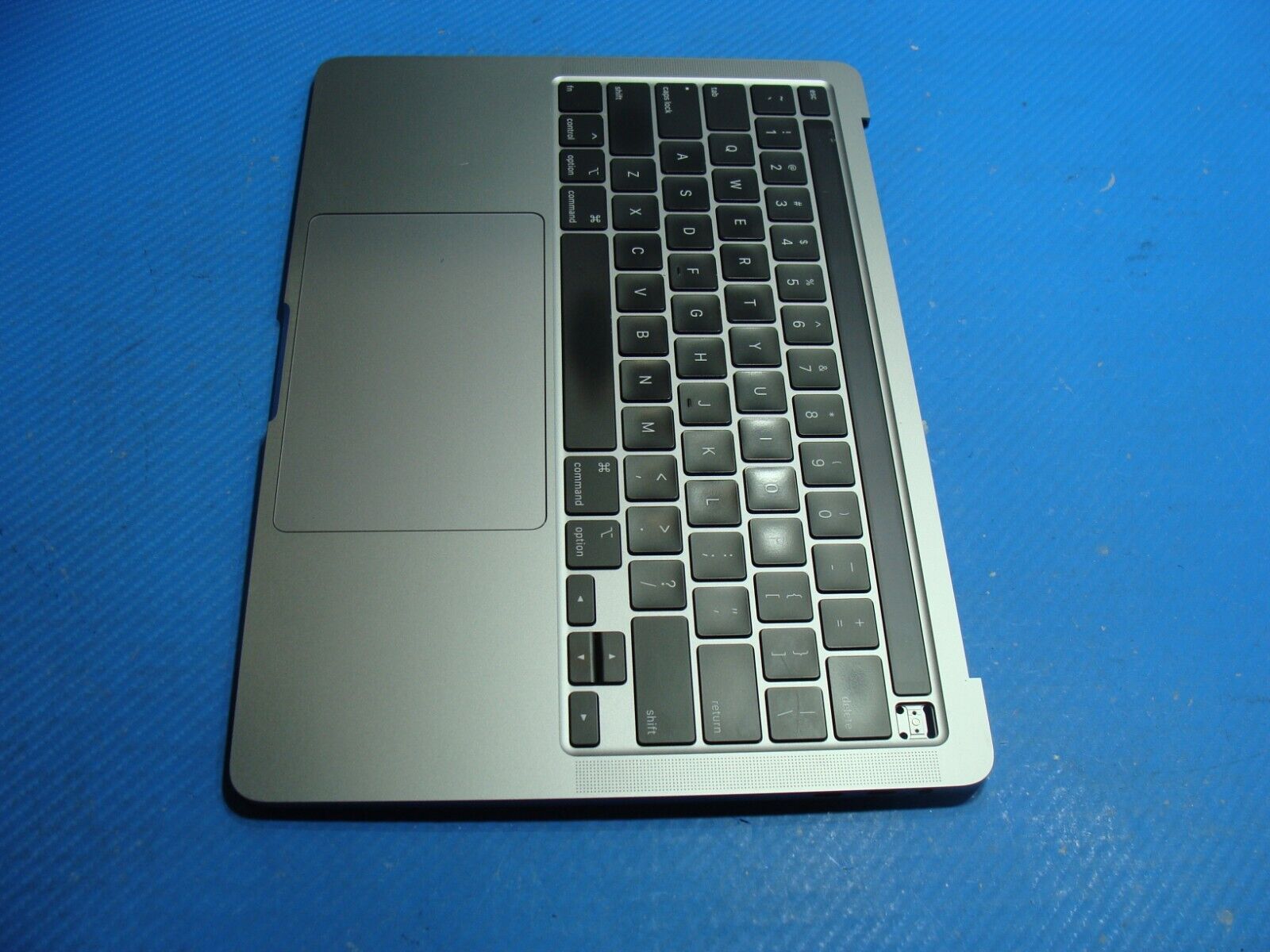 MacBook Pro A2251 13