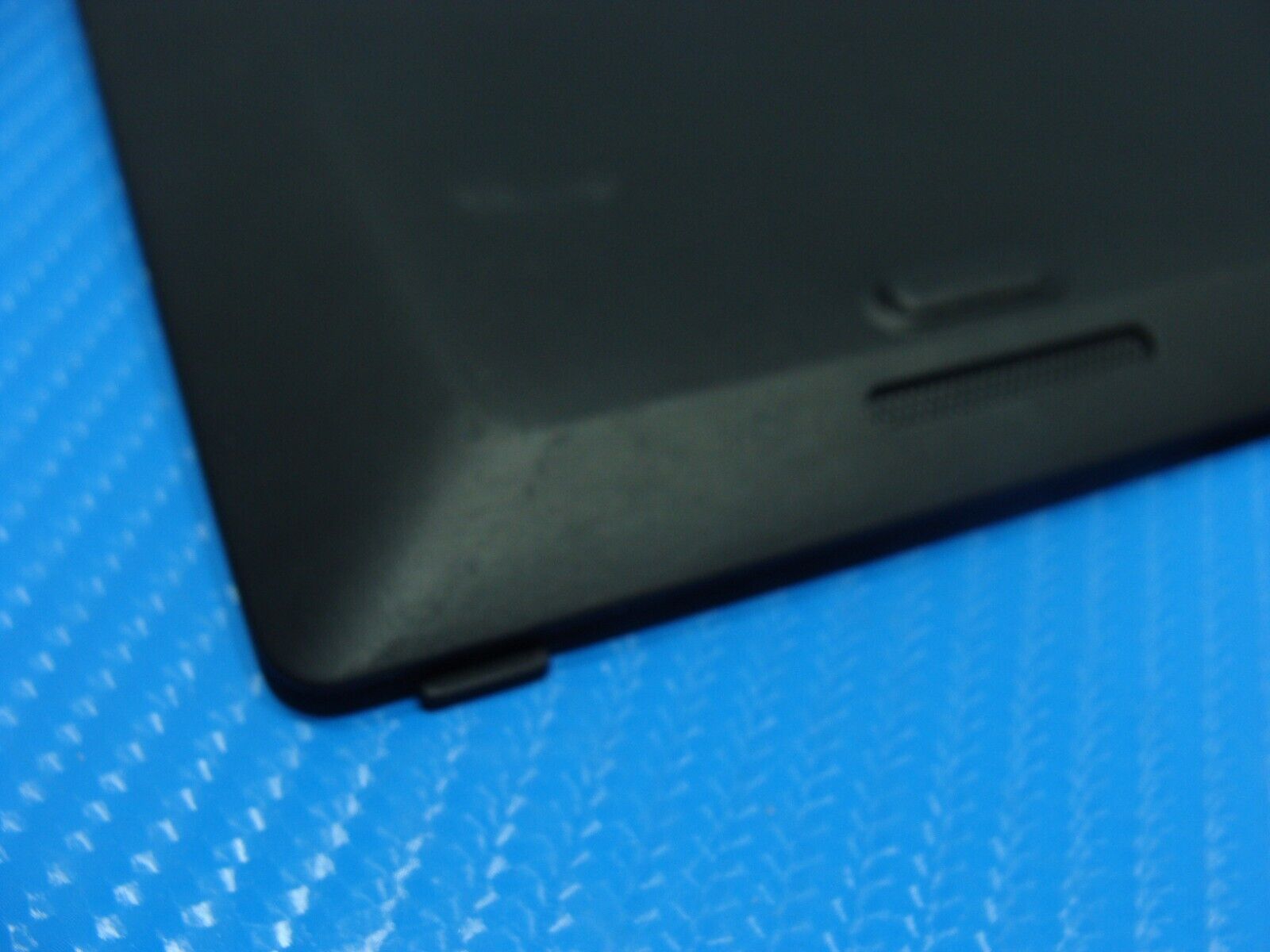 Lenovo ThinkPad 14” X1 Carbon 6th Gen Bottom Case Base Cover Black AM16R000600