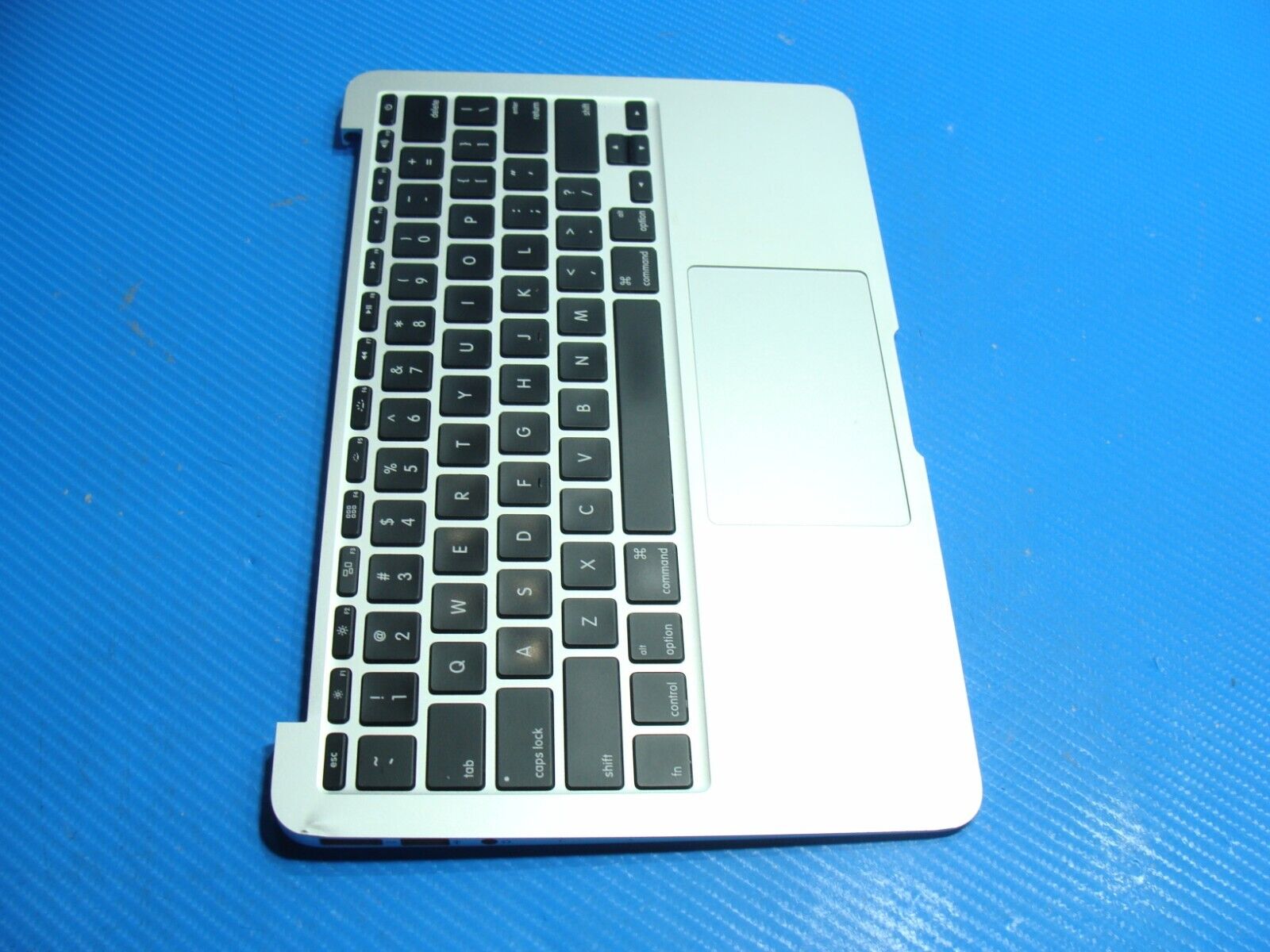 MacBook Air A1465 Early 2015 MJVM2LL/A 11