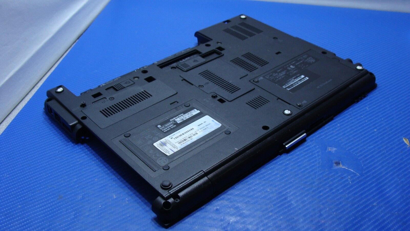 HP EliteBook 14 8440p OEM Bottom Case w/Cover Doors AM07D000200 594021-001