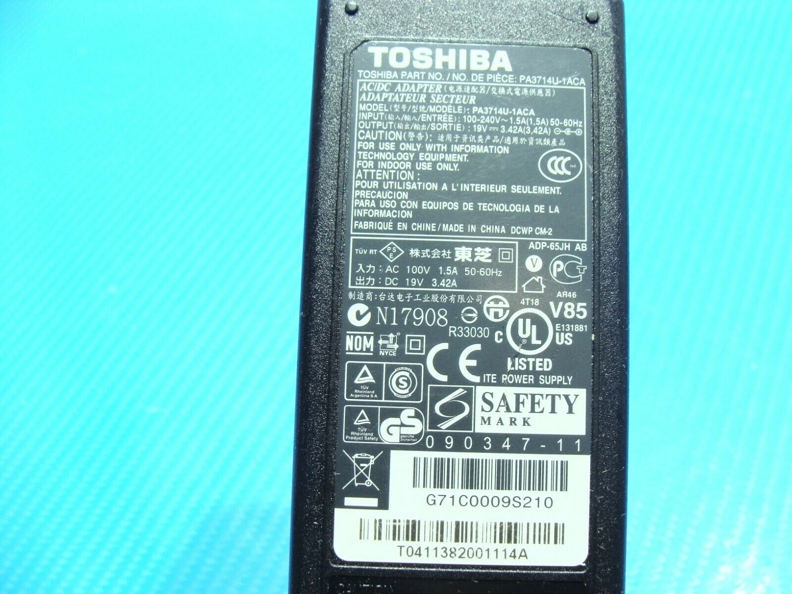 Genuine Toshiba AC Power Adapter Charger P/N PA3714U-1ACA 19V 3.42A TIP1.7*5.5mm 