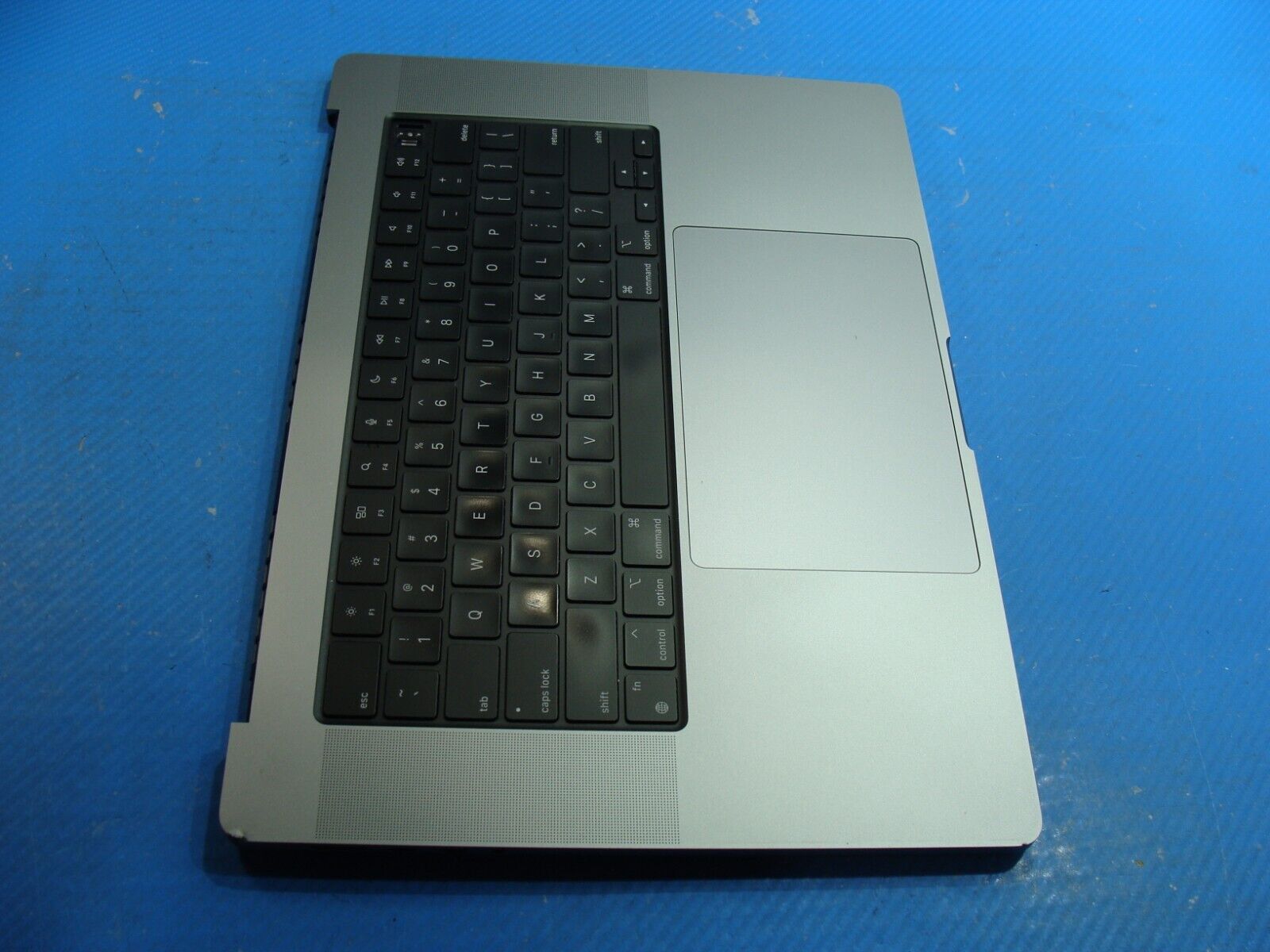 MacBook Pro A2485 16