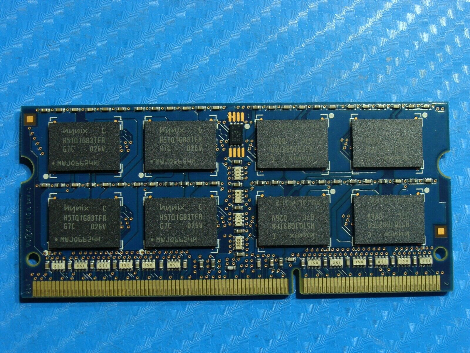 MacBook Pro A1278 SO-DIMM Hynix 2GB Memory PC3-8500S-7-10-F2 HMT125S6TFR8C-G7 