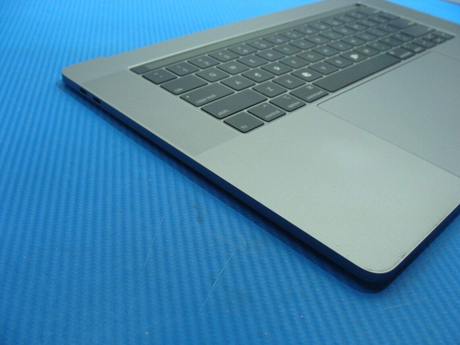 MacBook Pro A1990 15