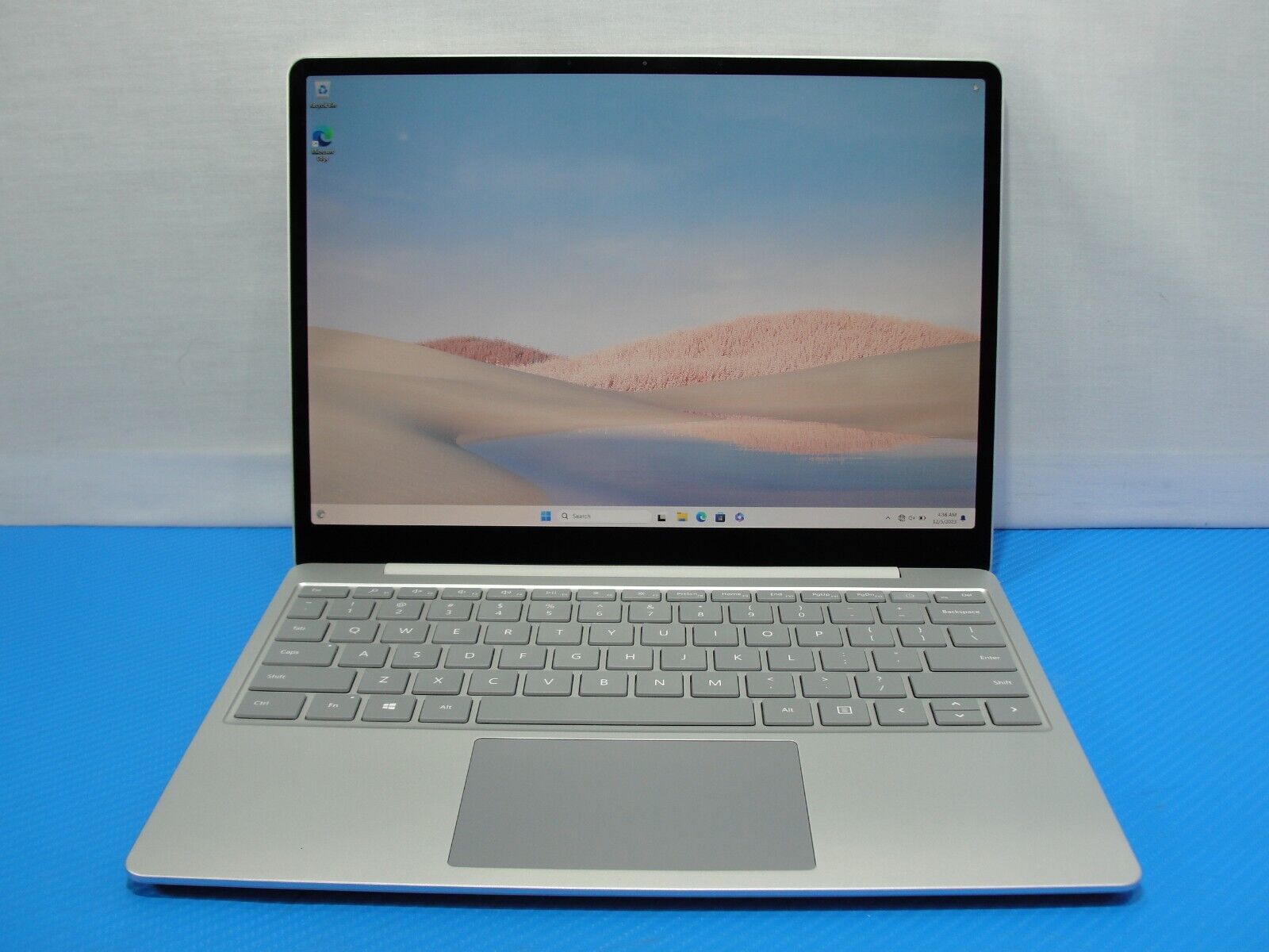 Microsoft Surface Laptop Go 1943 12.4