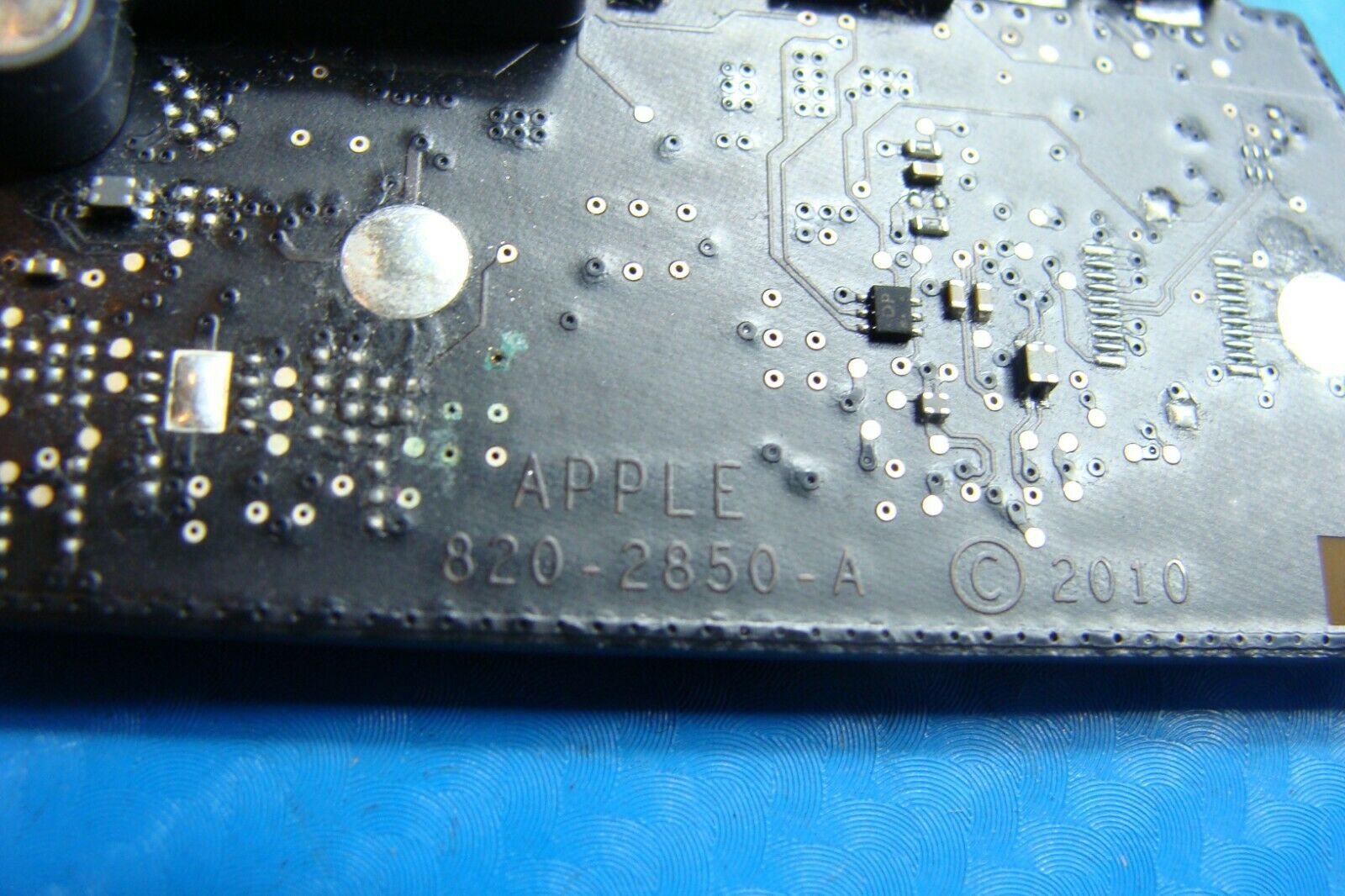 MacBook Pro 15 A1286 2010 MC372LL/A i5-540M 2.53GHz Logic Board 820-2850-a AS IS 