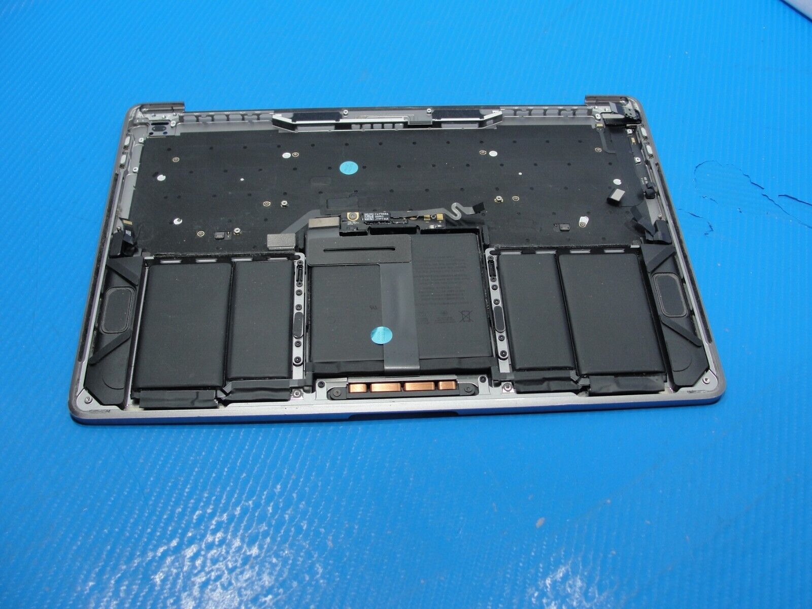 MacBook Pro A1989 13
