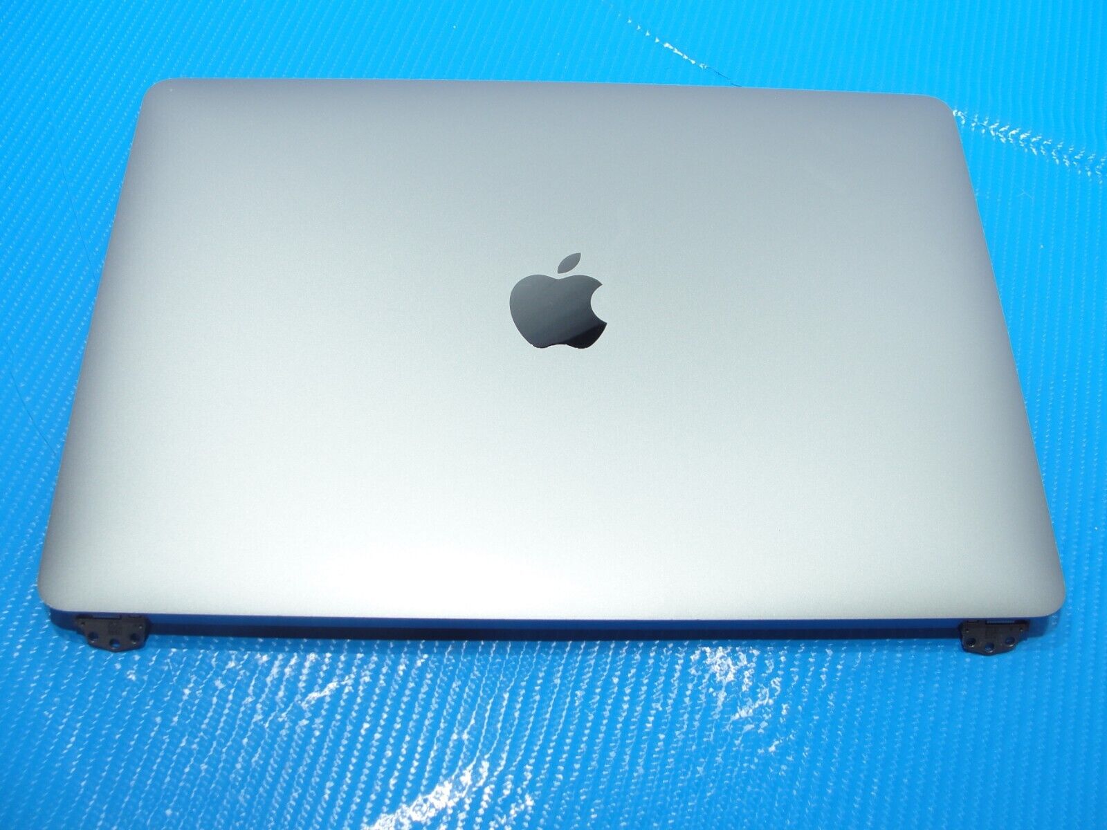 MacBook Pro A2289 13