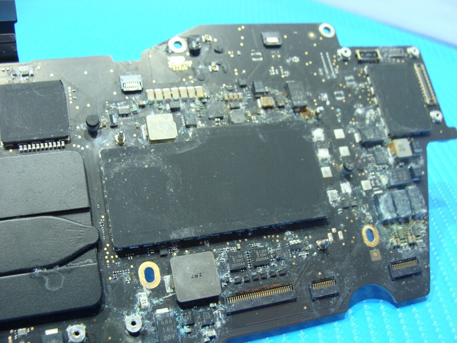 MacBook Pro A2338 13 2020 MYDA2LL M1 3.2GHz 8GB Logic Board 820-02020-A ID AS IS