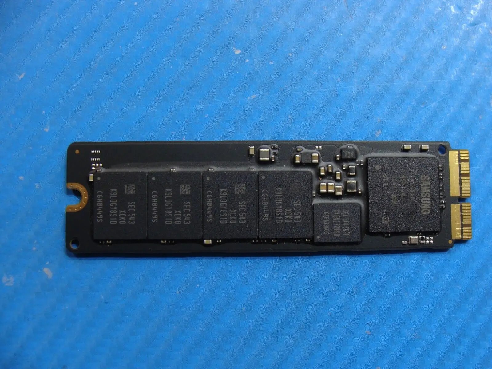 MacBook A1466 2015 MJVE2LL Samsung 128GB 12+16 pin SSD MZ-JPV128R/0A2 661-02395