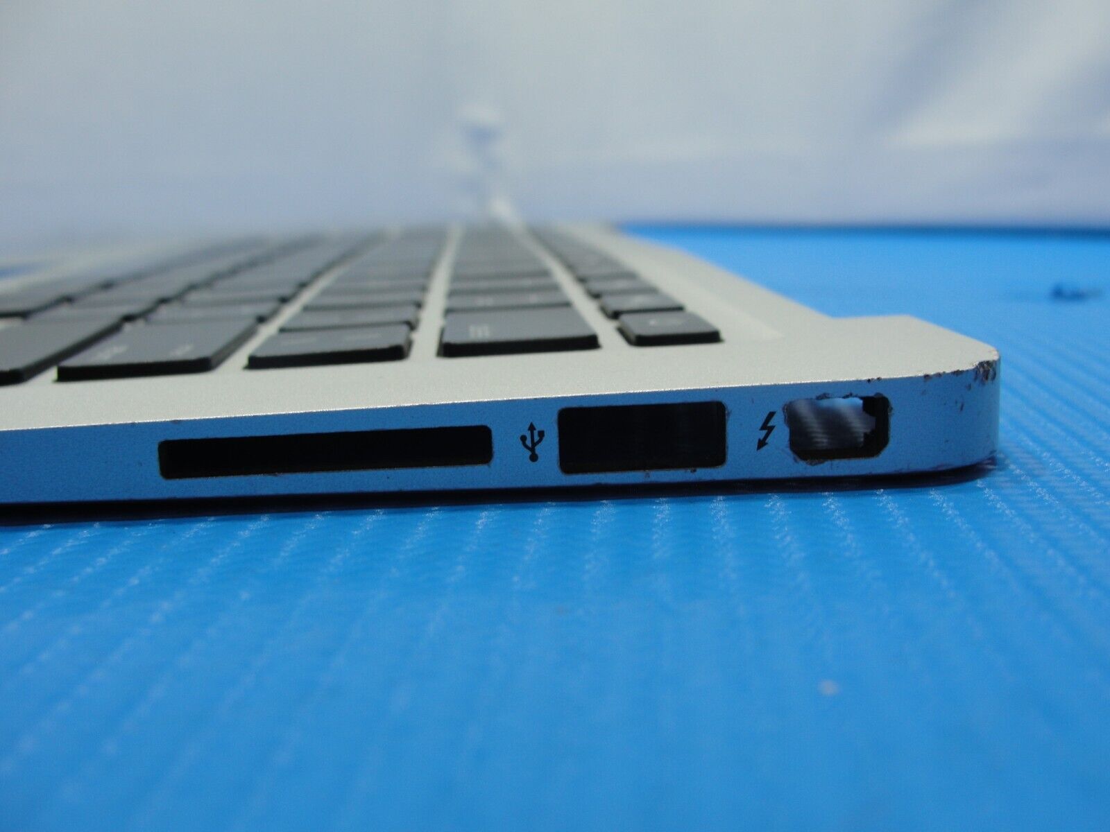 MacBook Air A1466 Mid 2017 MQD32LL/A 13