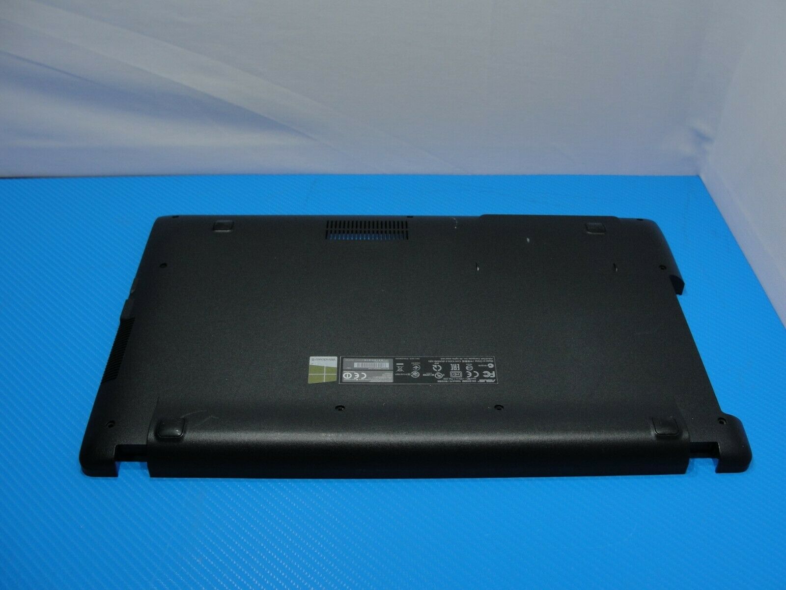 Asus D550MA-DS01 15.6