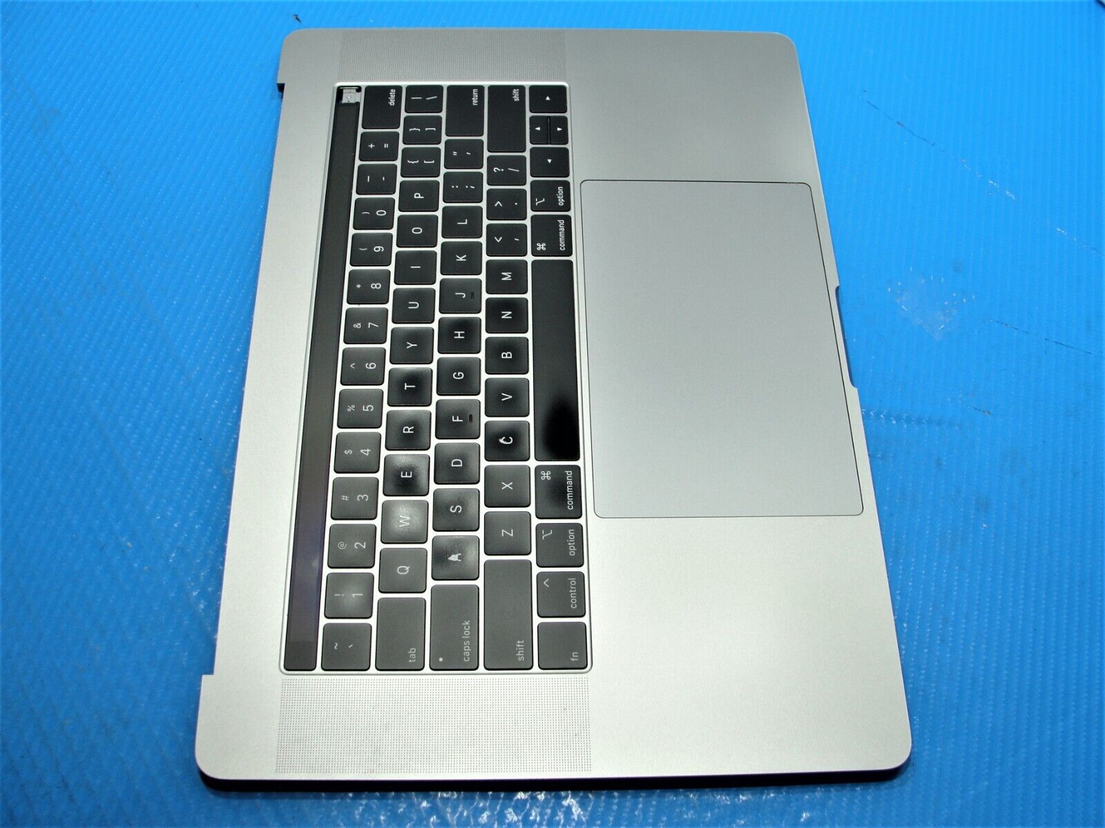 MacBook Pro A1990 15