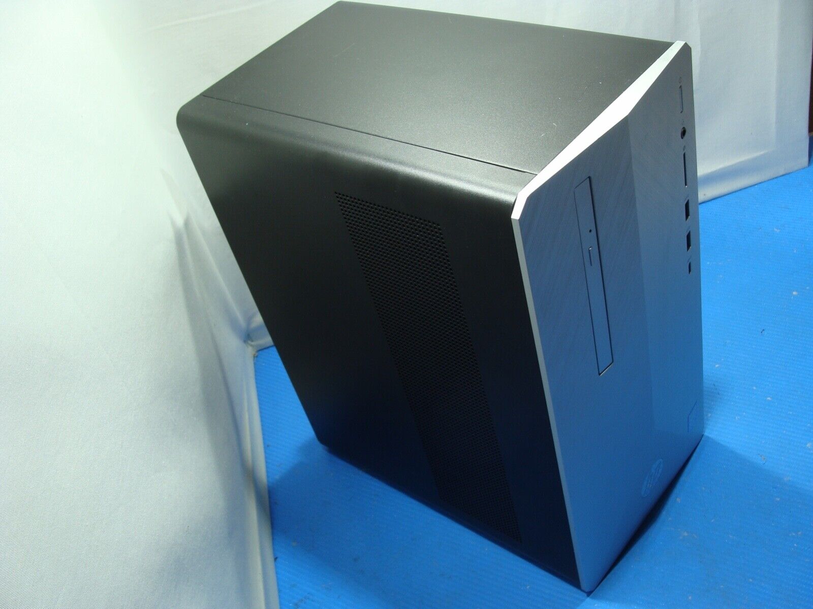 HP PAVILION DESKTOP 595-P0084 Core i7 8700 retailer (NO RAM OR HDD)