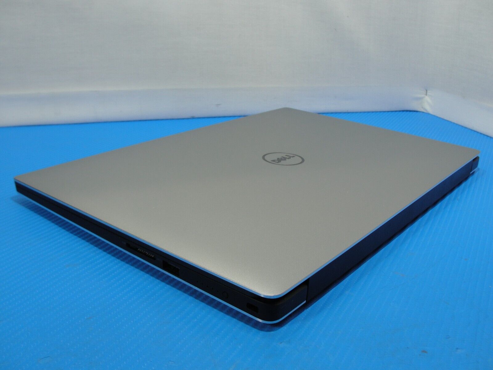 Dell XPS 15 9560 15