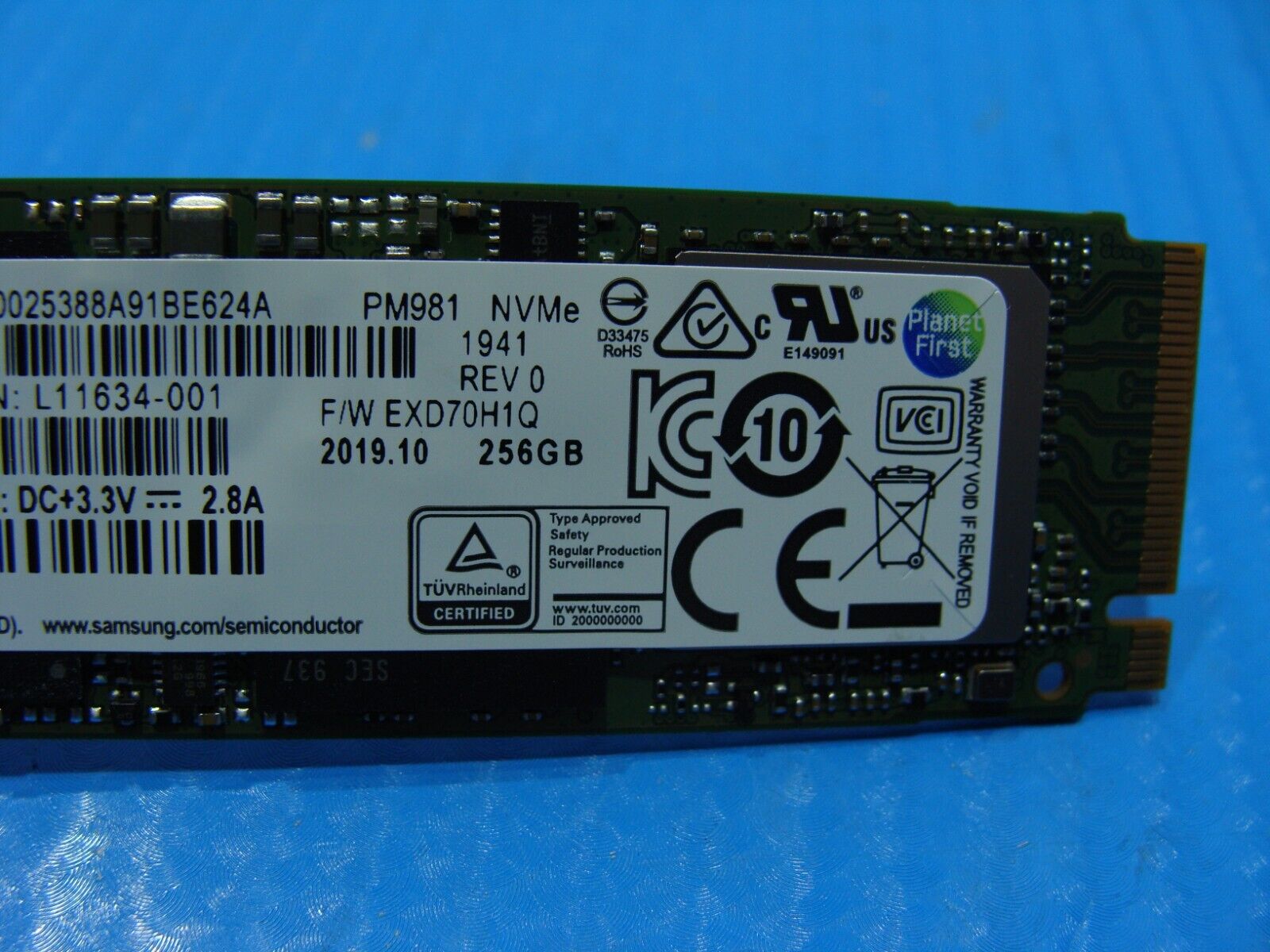 HP 14u G6 Samsung 256GB NVMe M.2 SSD Solid State Drive MZVLB256HAHQ-000H1