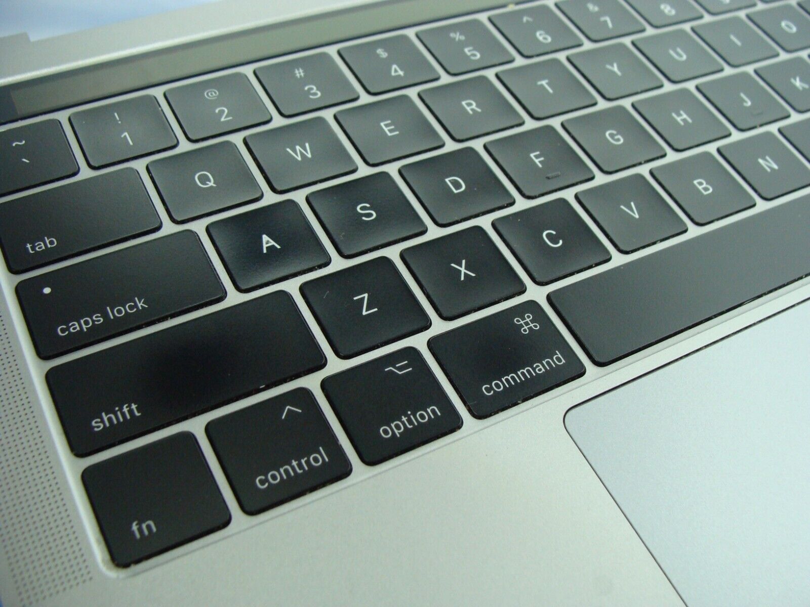 MacBook Pro A1706 13