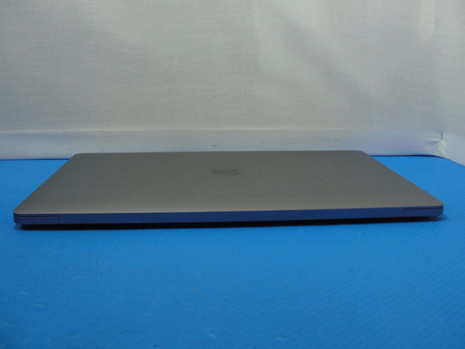 117 cycles Apple MacBook Pro 16 A2141 2019 Core i7-9 16GB 512GB Radeon Pro 5300M