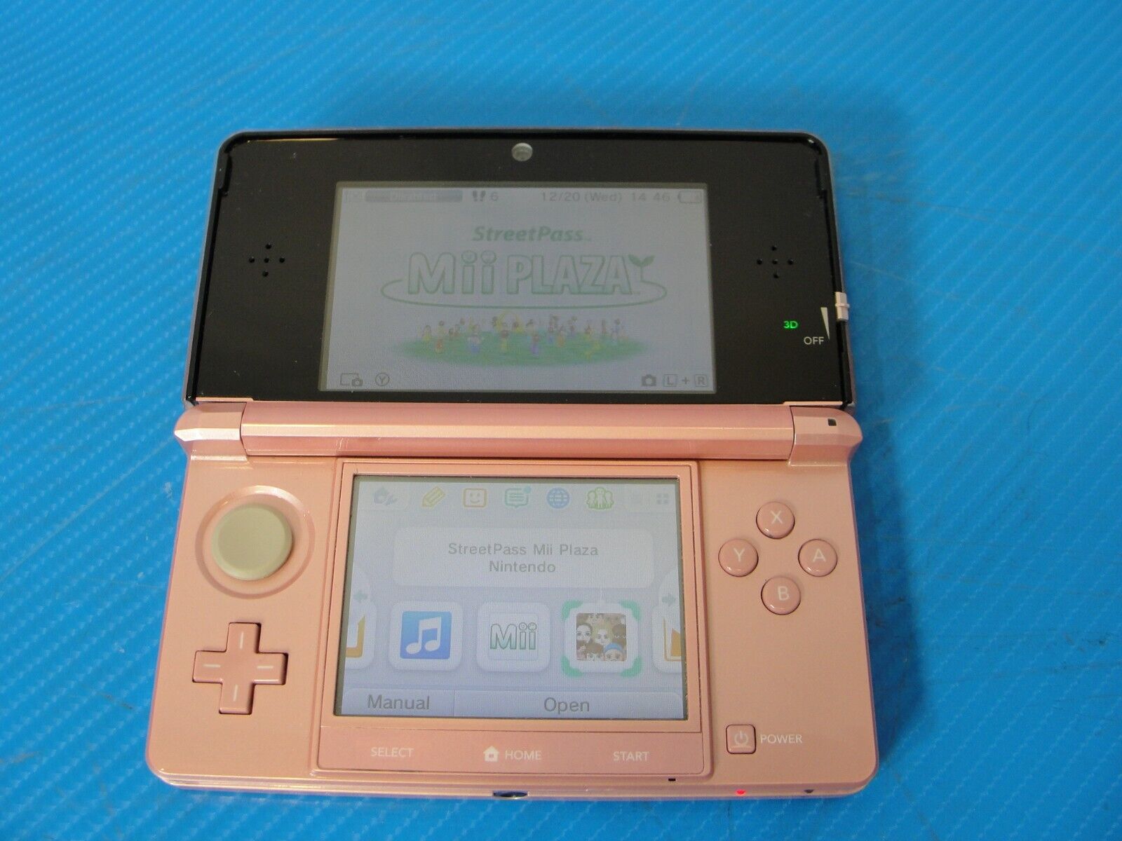 Nintendo 3DS Pink With Charger /Good Condition