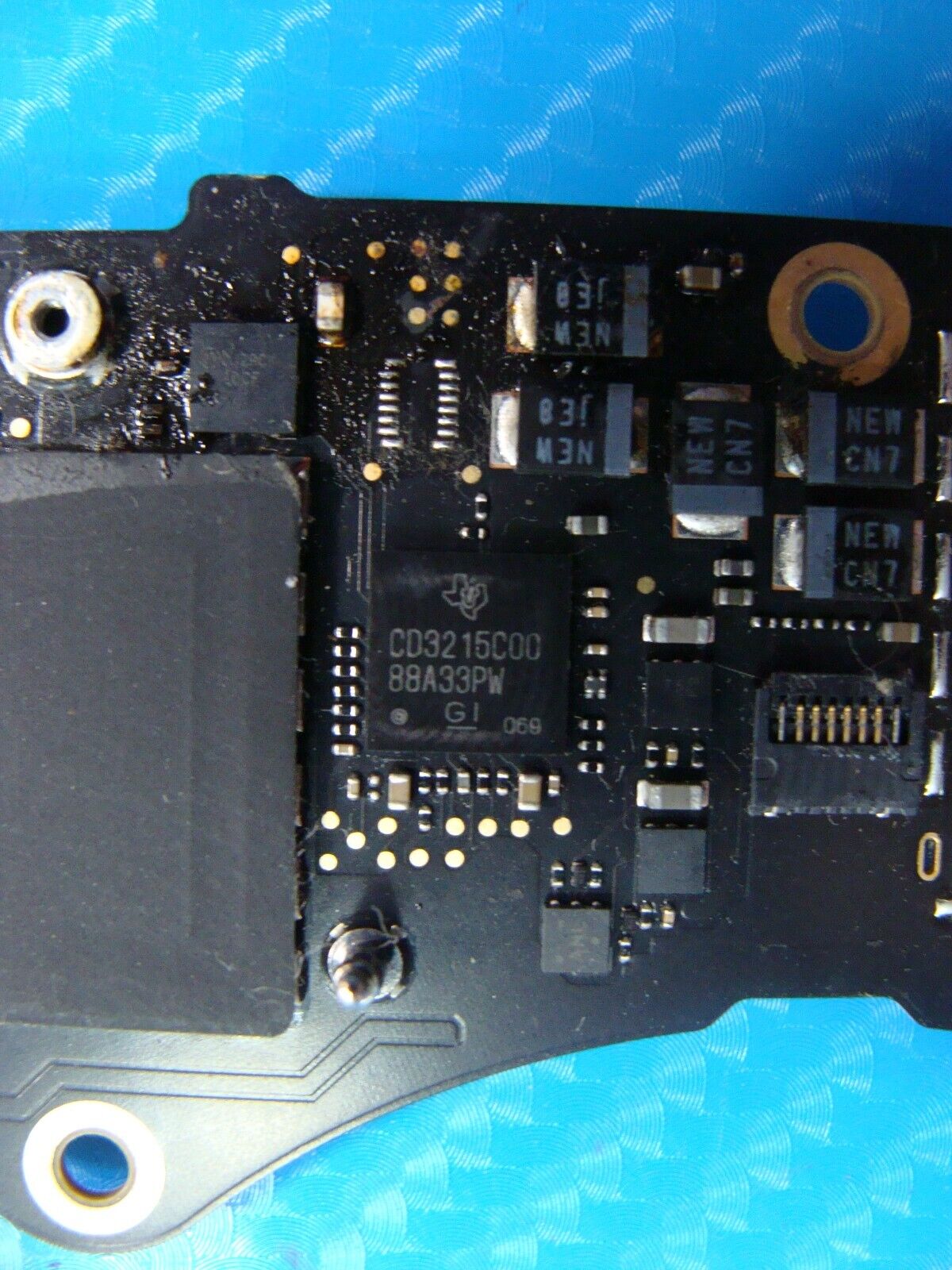 MacBook Pro 15 A1990 2018 i7-8750H 2.2GH 16/256 555X Logic Board 661-09989 ASIS