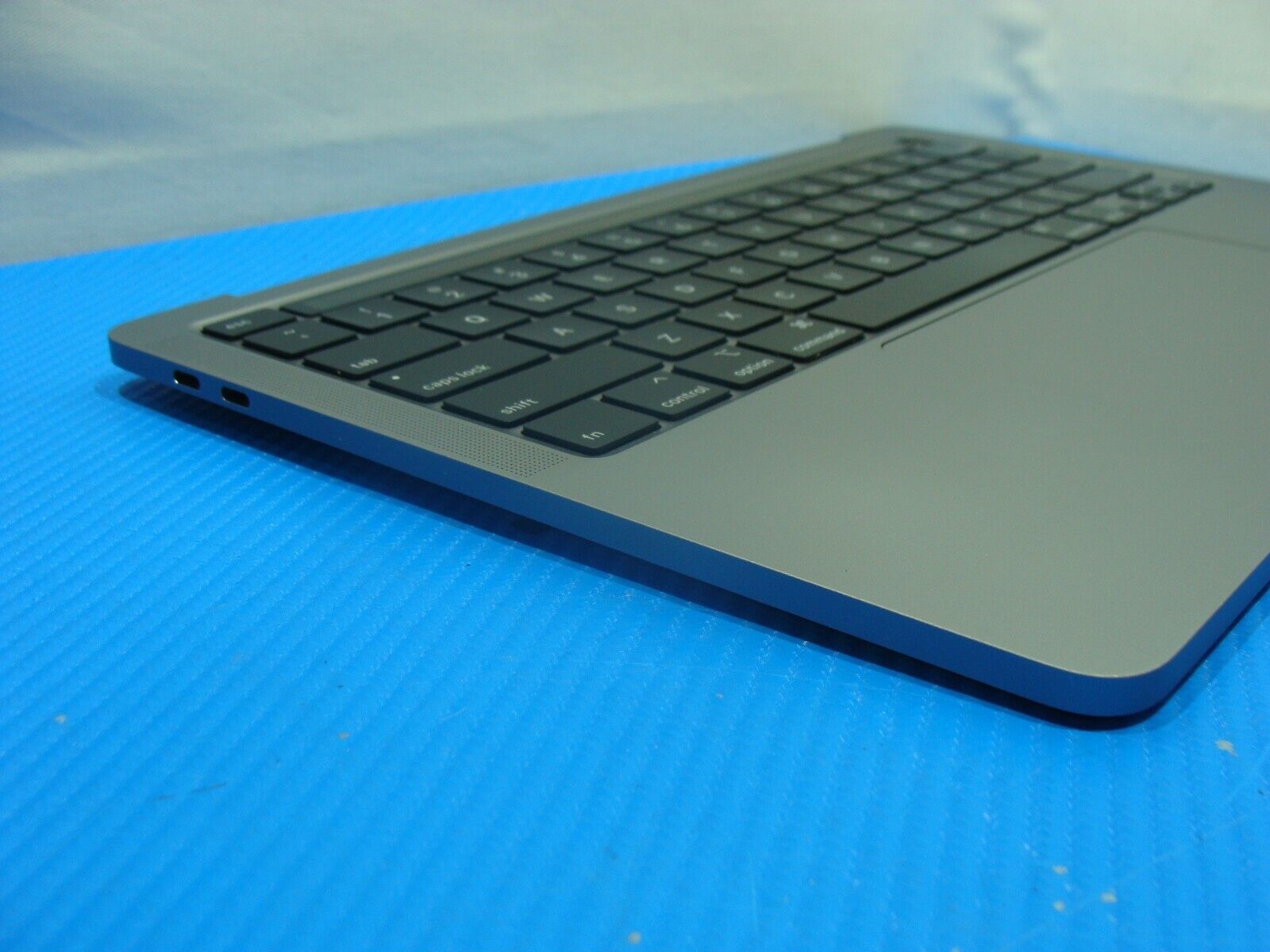 MacBook Pro A2251 13