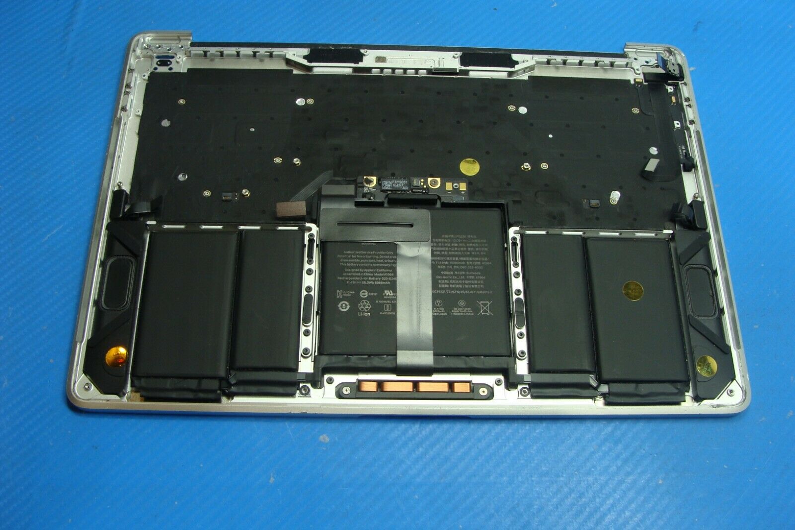 MacBook Pro A1989 13